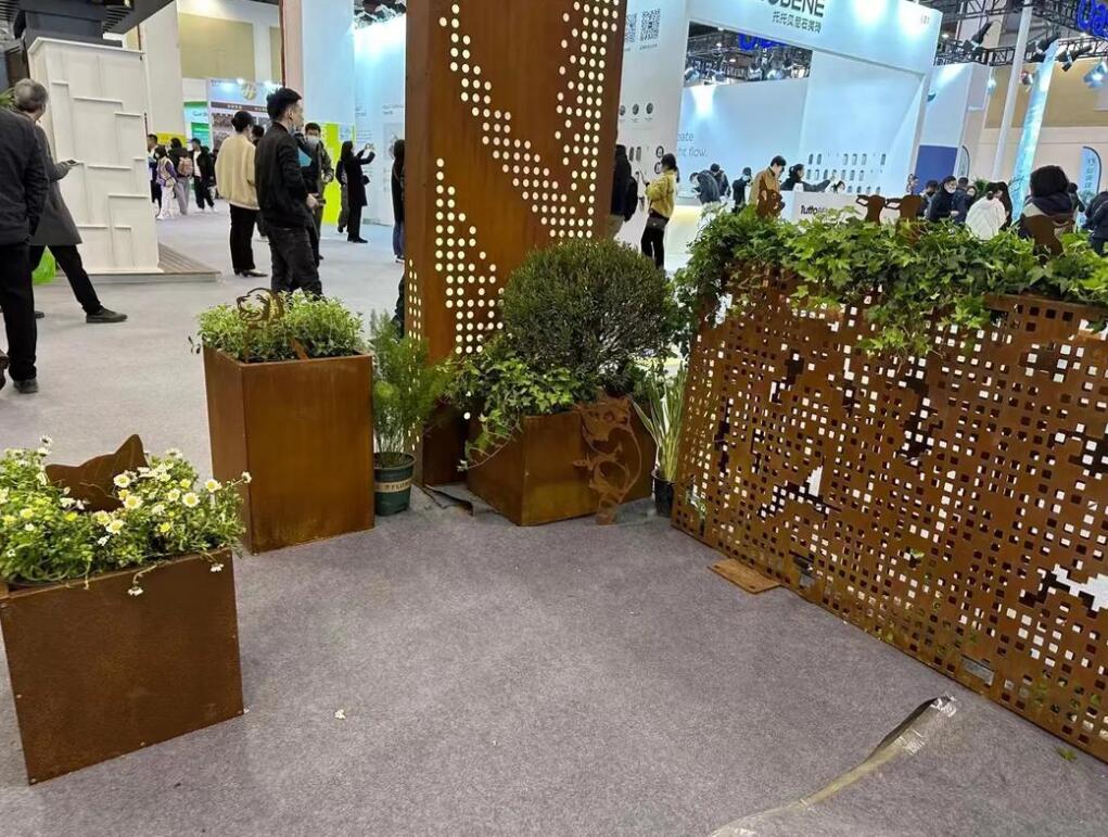 感城镇耐候钢花箱